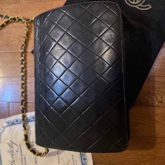 Authentic Vintage Chanel Handbag. $2,000.00 - Picture 4 of 16